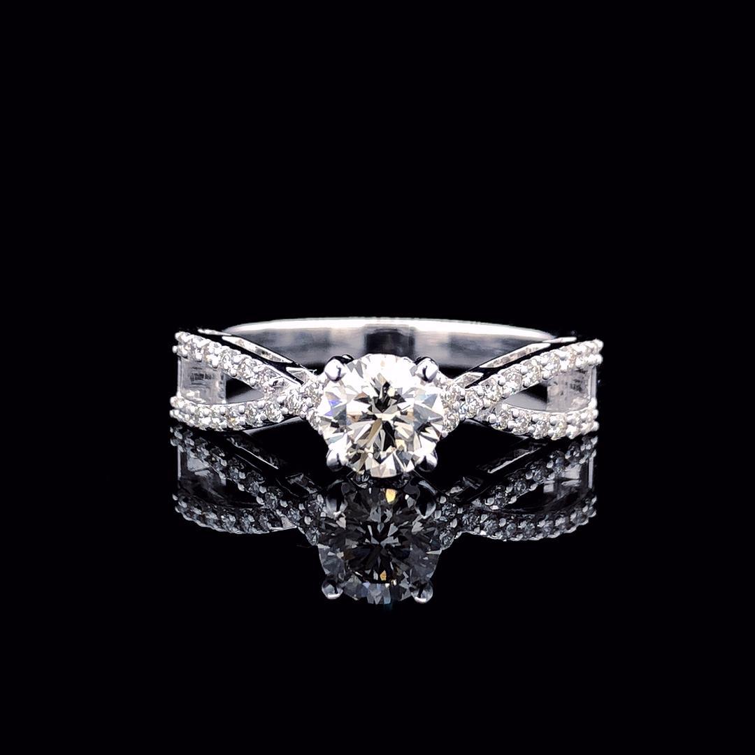 Cupira Cupira Pear Shape Diamond Ring with lab-grown diamonds